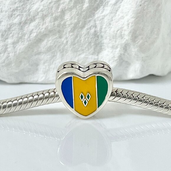 Pandora I love Saint Vincent and the Grenadines S925 Silver Heart Bead Charm - Picture 1 of 3